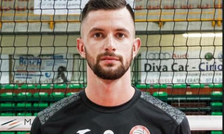 Paoloni Macerata, lo schiacciatore Roberto Massei passa ad Appignano in serie D Paoloni Macerata, lo schiacciatore Roberto Massei passa ad Appignano in serie D