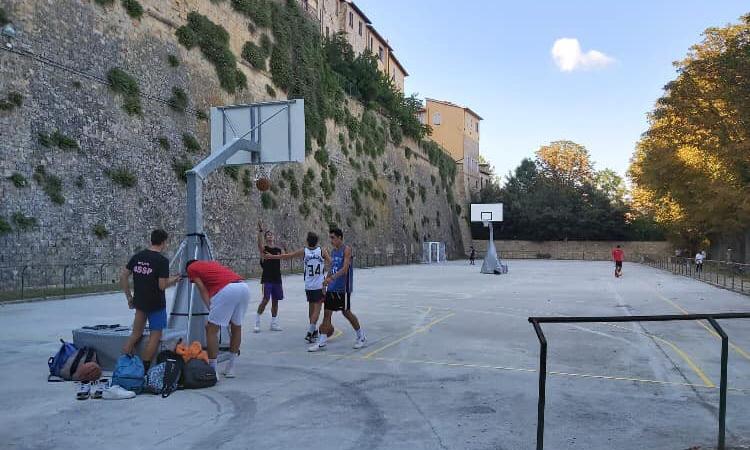 Camerino, area gioco "Sotto le piante": in fase di completamento i lavori di riqualificazione