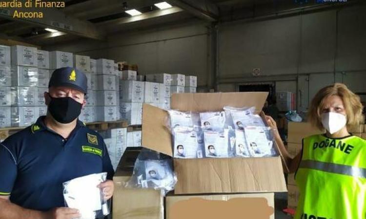Sequestrate al porto di Ancona diecimila mascherine fatte in Albania