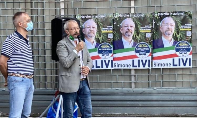 Macerata, Simone Livi inaugura la sua sede elettorale in Corso Cairoli