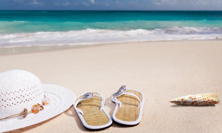 Tempo di vacanze, tempo di Coronavirus: le nuove misure anti-contagio governative