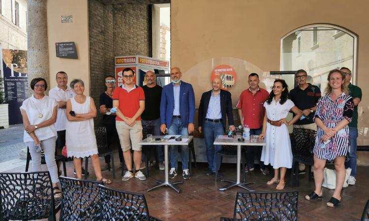 Macerata, presentata la lista 'La nostra città' a sostegno di Ricotta: "No slogan, ma progetti" Macerata, presentata la lista 'La nostra città' a sostegno di Ricotta: "No slogan, ma progetti"