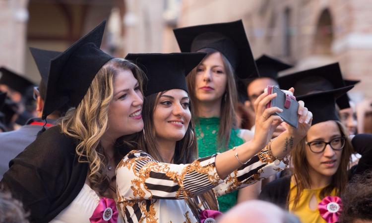 Unimc, in aumento le richieste di iscrizione: dal 21 settembre si torna in aula Unimc, in aumento le richieste di iscrizione: dal 21 settembre si torna in aula