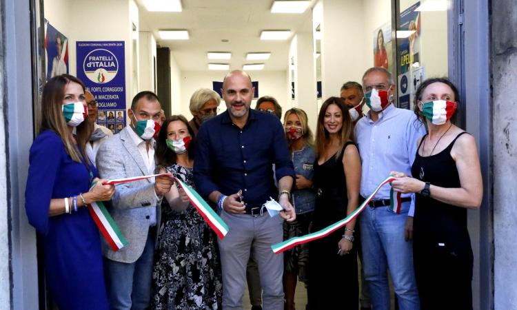 Macerata, inaugurata la sede di "Fratelli d'Italia": presenti Parcaroli e l'Onorevole Prisco (FOTO)