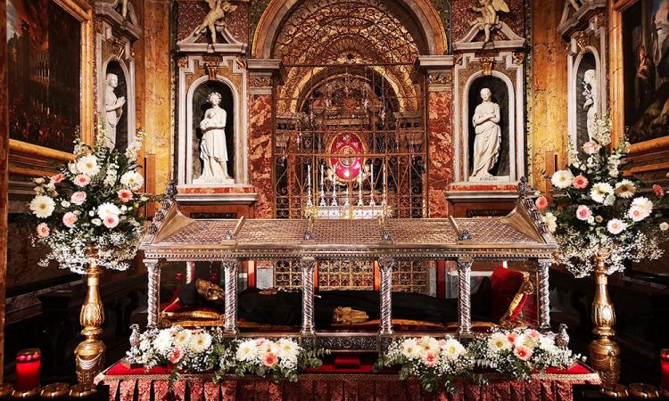 Tolentino, festa di San Nicola: niente processione e fuochi d'artificio, sì alla lotteria e al luna park