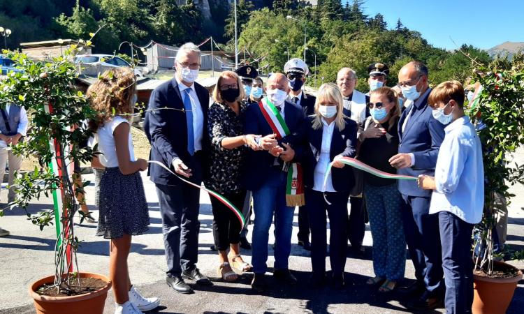 Camerino, taglio del nastro la nuova area camper: "un passo avanti verso la ricostruzione" Camerino, taglio del nastro la nuova area camper: "un passo avanti verso la ricostruzione"