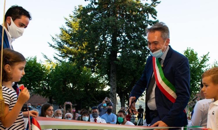 Petriolo, taglio del nastro per la nuova scuola elementare. Luciani: "Si realizza un sogno" Petriolo, taglio del nastro per la nuova scuola elementare. Luciani: "Si realizza un sogno"