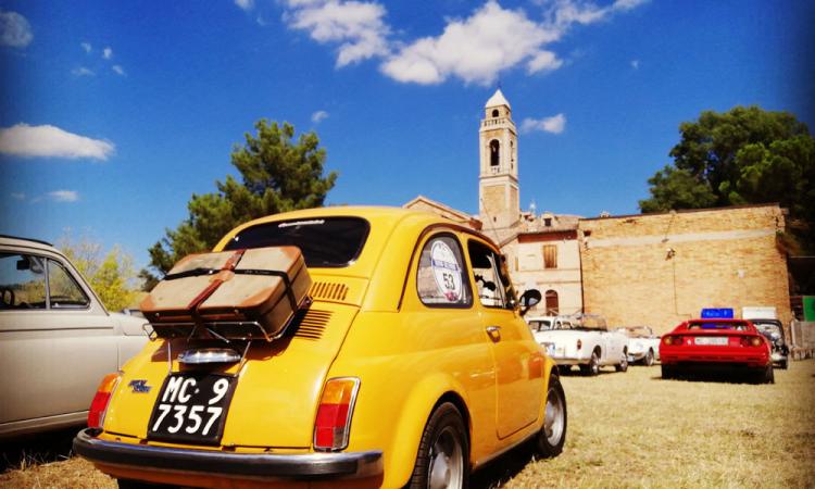 Oltre 60 equipaggi al via della "Tolentino - Colle Paterno": auto anche dalla Svizzera (FOTO)