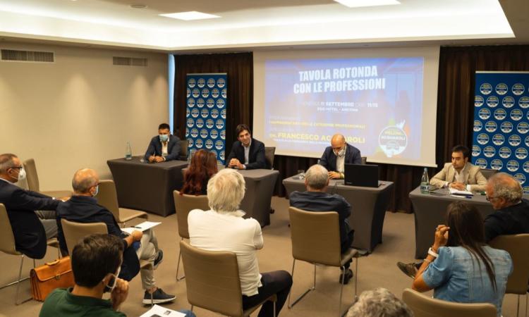 Regionali, Acquaroli incontra i professionisti marchigiani: "la nostra società si fonda su di loro"