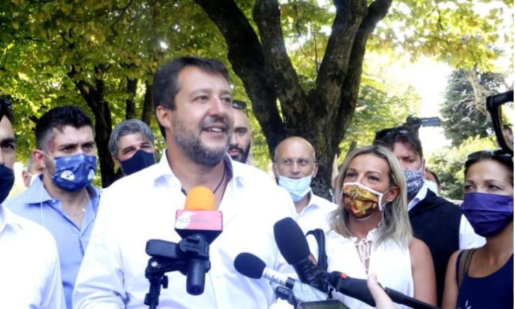 Pollenza, Matteo Salvini lancia l'ultima volata al Parco Hotel: "ora il voto spetta ai marchigiani" (VIDEO e FOTO)