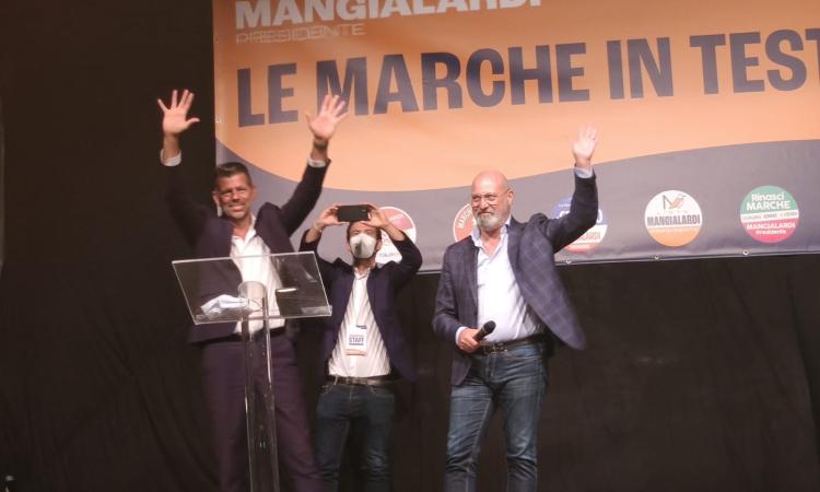 Bonaccini e Mangialardi insieme a Civitanova, appello agli indecisi: "Non regaliamo le Marche ai sovranisti" (FOTO) Bonaccini e Mangialardi insieme a Civitanova, appello agli indecisi: "Non regaliamo le Marche ai sovranisti" (FOTO)