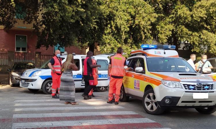 Macerata, bimba travolta da un'auto nei pressi della stazione: trasportata all'ospedale (FOTO)