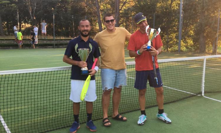 Caldarola festeggia i vincitori del Torneo Tennis Caldarola festeggia i vincitori del Torneo Tennis