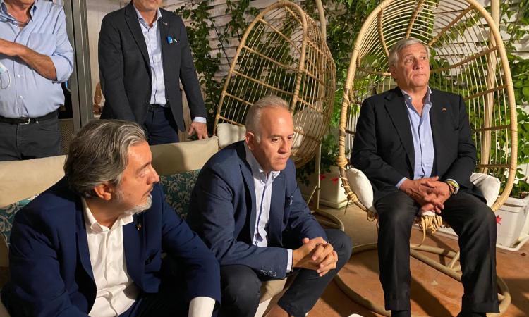 Civitanova, Ciarapica a cena con Tajani: arriva anche la telefonata di Silvio Berlusconi Civitanova, Ciarapica a cena con Tajani: arriva anche la telefonata di Silvio Berlusconi