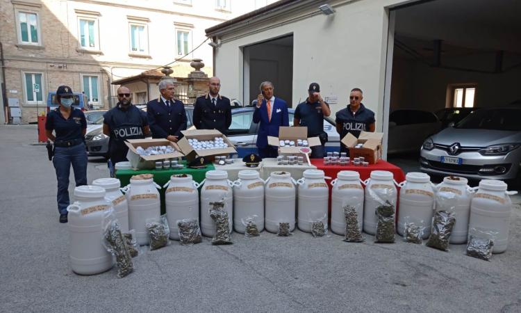 Cingoli, maxi operazione antidroga: oltre 100 kg sequestrati."Destinati allo spaccio nelle scuole" Cingoli, maxi operazione antidroga: oltre 100 kg sequestrati."Destinati allo spaccio nelle scuole"