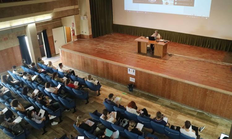 Unimc ,si riaprono le aule dell’Ateneo: oltre 1600 studenti tornano a lezione (VIDEO) Unimc ,si riaprono le aule dell’Ateneo: oltre 1600 studenti tornano a lezione (VIDEO)