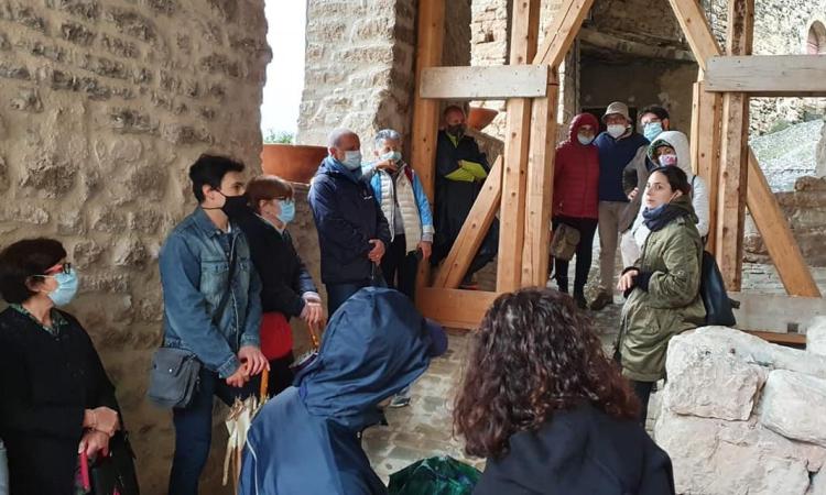 Caldarola, "Passeggiata Patrimoniale" nell'area archeologica di Pievefavera e nel Castello di Vestignano