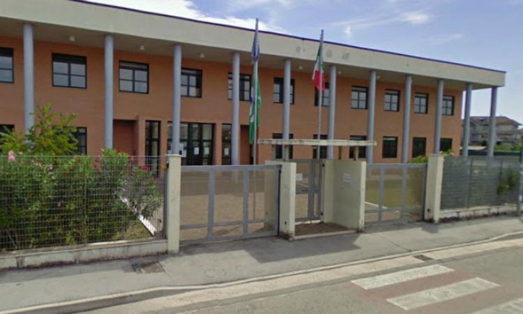 Civitanova, alunna positiva alla scuola media Annibal Caro: classe e docenti in quarantena