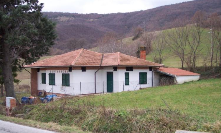 Provincia di Macerata, assegnate all'asta otto ex-case cantoniere Provincia di Macerata, assegnate all'asta otto ex-case cantoniere