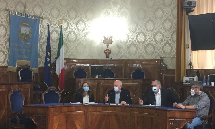Concessione delle palestre, vertice tra Provincia e presidi: "Protocolli ferrei e controlli a sorpresa" Concessione delle palestre, vertice tra Provincia e presidi: "Protocolli ferrei e controlli a sorpresa"