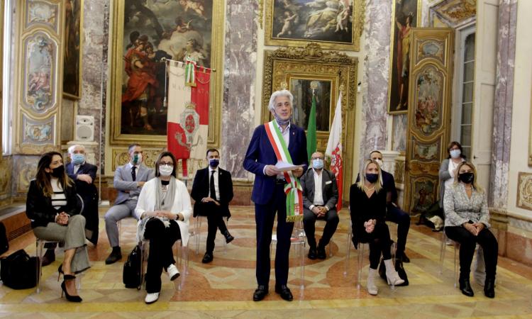 Macerata, Palazzo Buonaccorsi tiene a battesimo la nuova Giunta: Parcaroli presenta la sua squadra (VIDEO e FOTO) Macerata, Palazzo Buonaccorsi tiene a battesimo la nuova Giunta: Parcaroli presenta la sua squadra (VIDEO e FOTO)