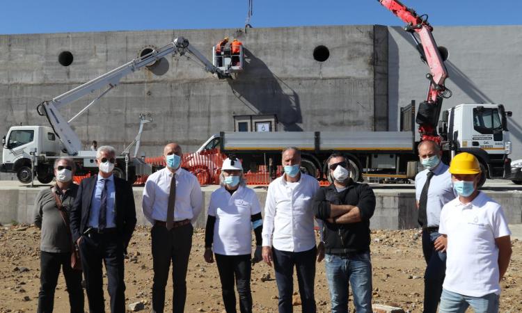 Al porto di Civitavecchia arriva la turbina aeraulica: un'invenzione del civitanovese Artemio Luciani Al porto di Civitavecchia arriva la turbina aeraulica: un'invenzione del civitanovese Artemio Luciani