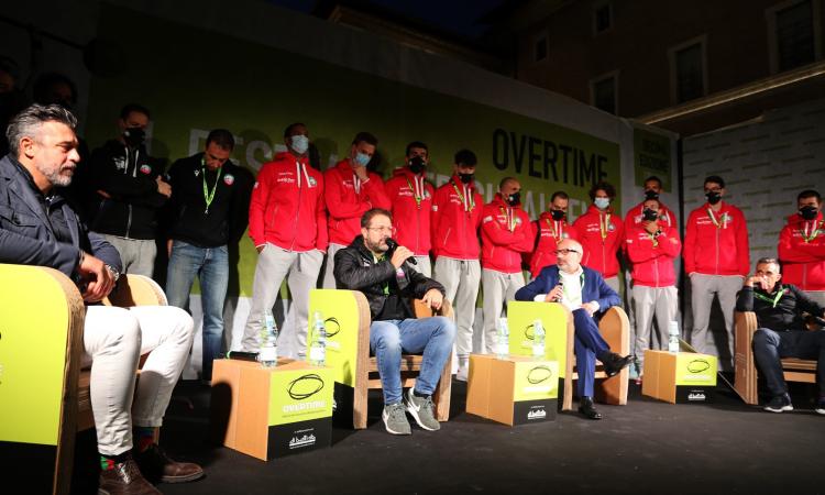 Med Store Macerata, su il sipario sulla nuova stagione: squadra e staff si presentano all'Overtime (FOTO)