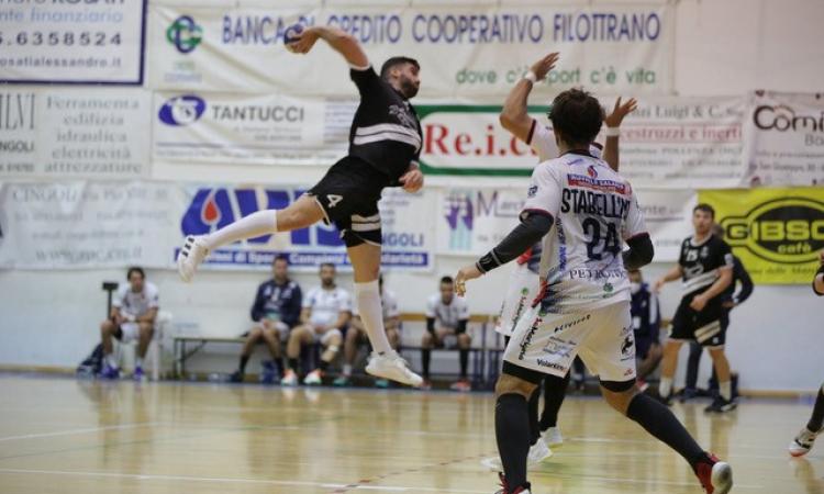 Pallamano, la Santerelli Cingoli battuta dalla Raimond Sassari al PalaQuaresima