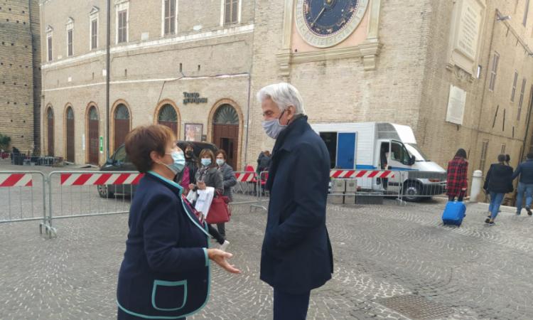 Macerata, la Giunta Parcaroli "elimina" la Ztl: arrivano i parcheggi in piazza della Libertà Macerata, la Giunta Parcaroli "elimina" la Ztl: arrivano i parcheggi in piazza della Libertà