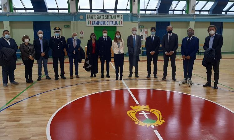 Potenza Picena, Ceriscioli cede il testimone ad Acquaroli sul nuovo parquet del Palasport Potenza Picena, Ceriscioli cede il testimone ad Acquaroli sul nuovo parquet del Palasport