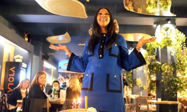 Civitanova, Martha Zamora spegne 37 candeline e riaccende il “Madeirinho”: festa e sorrisi in sicurezza (FOTO) Civitanova, Martha Zamora spegne 37 candeline e riaccende il “Madeirinho”: festa e sorrisi in sicurezza (FOTO)