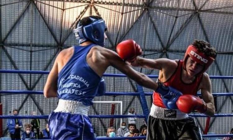 Accademia Pugilistica Maceratese, Adam Faisal ben figura contro il dorico Marco Regni Accademia Pugilistica Maceratese, Adam Faisal ben figura contro il dorico Marco Regni