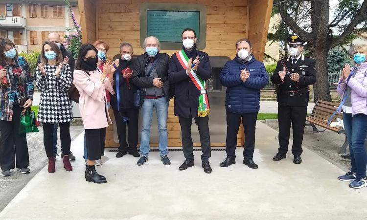 Montecassiano, taglio del nastro per la nuova casetta Astea in piazzale Kelebia Montecassiano, taglio del nastro per la nuova casetta Astea in piazzale Kelebia