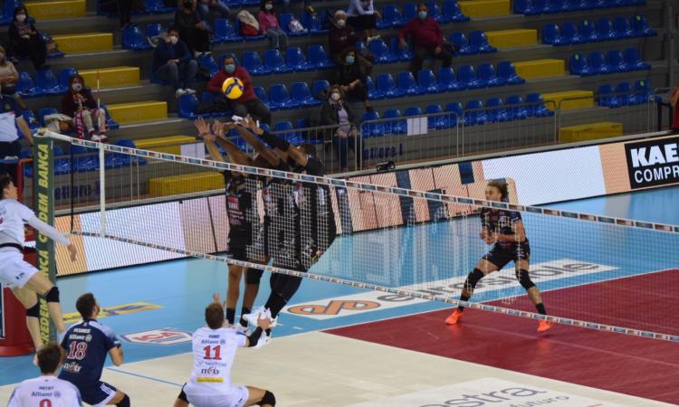Superlega, la Lube suona la settima: Milano battuta in 3 set (FOTO) Superlega, la Lube suona la settima: Milano battuta in 3 set (FOTO)