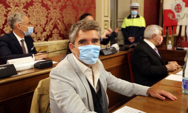 Covid-19, Miliozzi interroga Parcaroli: "Perché non diffonde i dati sui contagi in città?" Covid-19, Miliozzi interroga Parcaroli: "Perché non diffonde i dati sui contagi in città?"