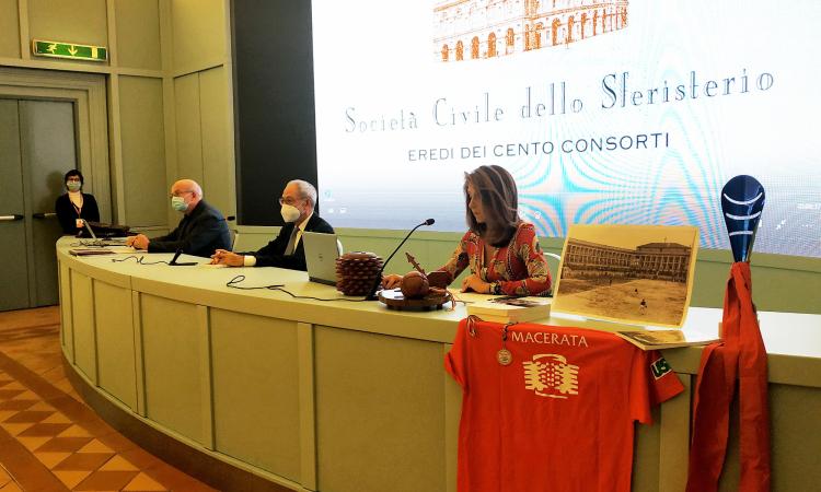 Macerata, i 200 anni dello Sferisterio: "Nato durante una pandemia, simbolo di ripartenza" Macerata, i 200 anni dello Sferisterio: "Nato durante una pandemia, simbolo di ripartenza"