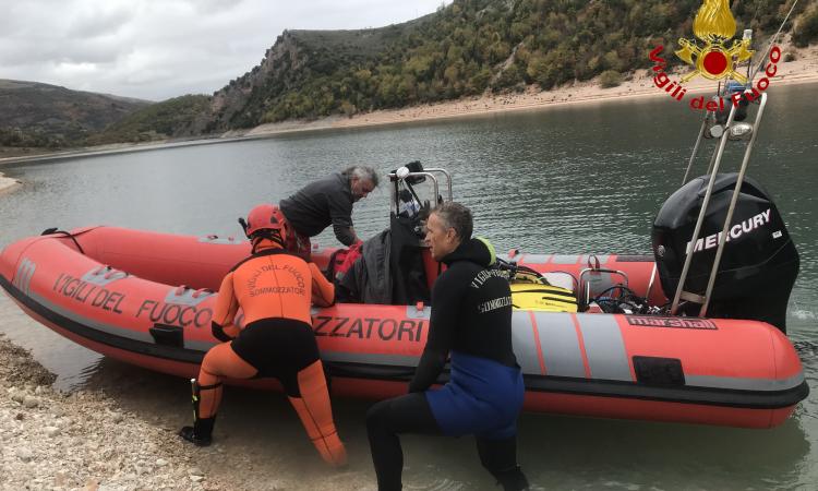 Tragedia a Fiastra, si getta dal ponte della diga: uomo di 51 anni ritrovato senza vita Tragedia a Fiastra, si getta dal ponte della diga: uomo di 51 anni ritrovato senza vita