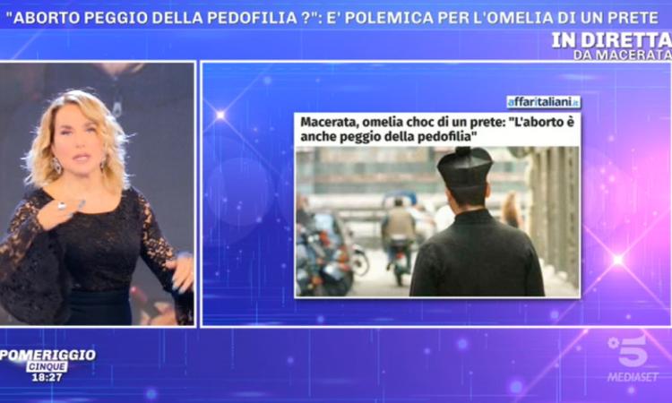 Il caso dell'omelia di Don Leonesi finisce da Barbara D'Urso: "Il diritto all'aborto non si tocca" Il caso dell'omelia di Don Leonesi finisce da Barbara D'Urso: "Il diritto all'aborto non si tocca"