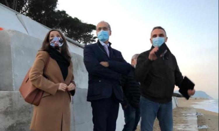 Porto Recanati, erosione costiera e difesa del litorale: sopralluogo dell'assessore regionale Aguzzi Porto Recanati, erosione costiera e difesa del litorale: sopralluogo dell'assessore regionale Aguzzi