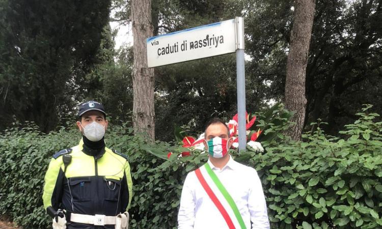 Macerata, 17 anni dalla strage di Nassiriya: cerimonia con l'assessore Paolo Renna Macerata, 17 anni dalla strage di Nassiriya: cerimonia con l'assessore Paolo Renna