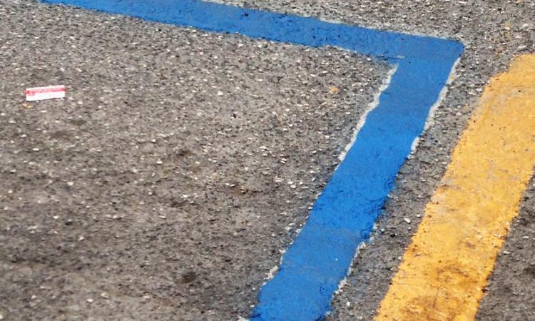 Parcheggi strisce blu a Civitanova: sospeso il pagamento dalle 20 alle 24