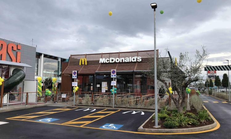 Tolentino, apre le porte il nuovo McDonald’s: 64 persone pronte per lavorarci