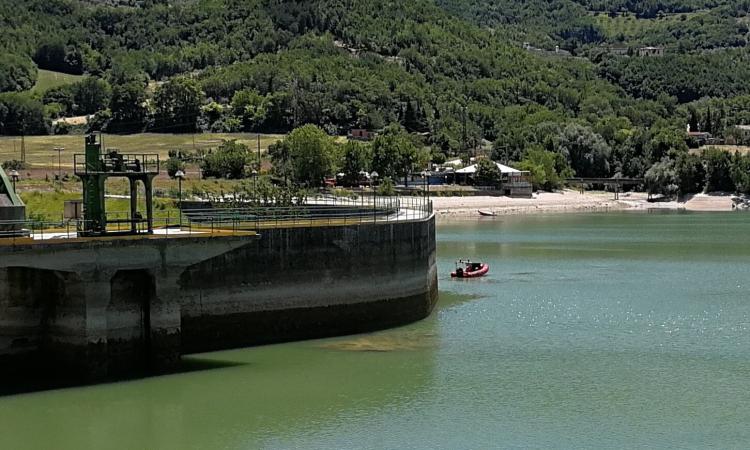 Donna scompare per ore, ritrovato il corpo nel lago Donna scompare per ore, ritrovato il corpo nel lago