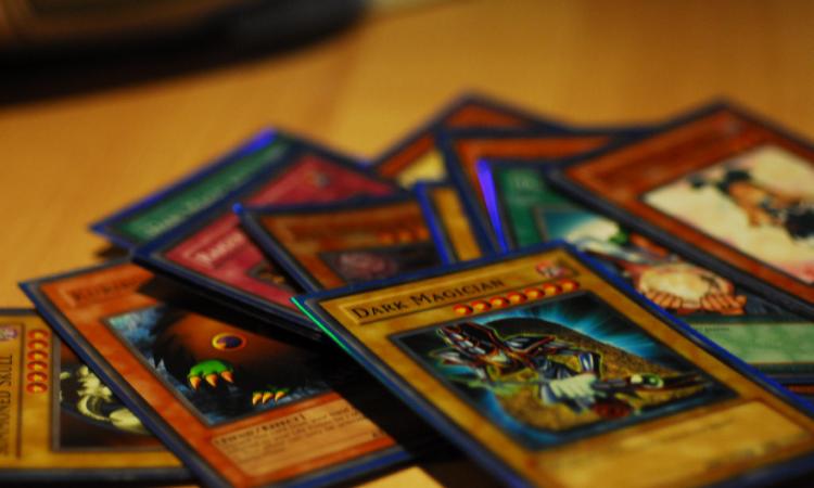 Come si gioca al gioco di carte Yu gi oh: istruzioni per principianti Come si gioca al gioco di carte Yu gi oh: istruzioni per principianti