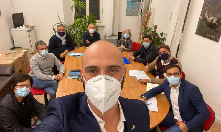 Marche arancioni, la Lega insiste: "Contagi in calo, la decisione di Speranza irragionevole" Marche arancioni, la Lega insiste: "Contagi in calo, la decisione di Speranza irragionevole"