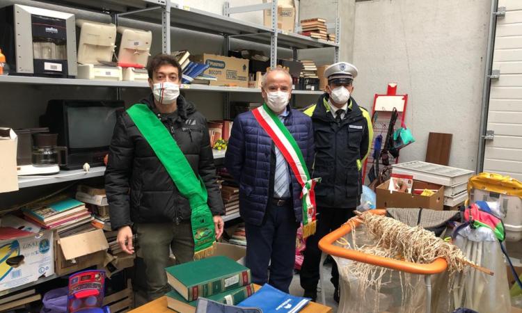 Unione Montana, il commissario prefettizio in visita al centro del riuso di Castelraimondo