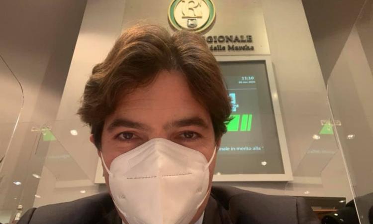 "Tampone negativo, ma resto in isolamento": l'annuncio di Acquaroli "Tampone negativo, ma resto in isolamento": l'annuncio di Acquaroli