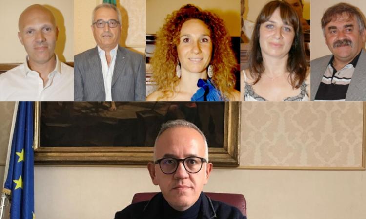 Civitanova, Ciarapica 'pressato' dalla sua maggioranza: "Aiuti per chi è in difficoltà causa Covid" Civitanova, Ciarapica 'pressato' dalla sua maggioranza: "Aiuti per chi è in difficoltà causa Covid"