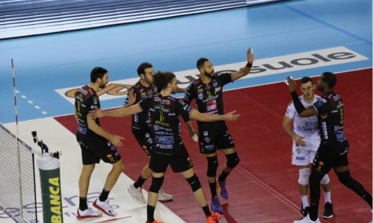 Volley, la Lube attende Verona all'Eurosuole Forum: fissato al 2 dicembre il recupero con Cisterna