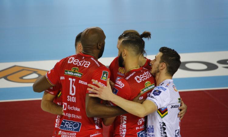 La Lube torna a vincere: Verona si arrende in quattro set (FOTO) La Lube torna a vincere: Verona si arrende in quattro set (FOTO)